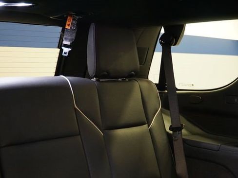 Certified 2025 Cadillac Escalade Premium Luxury AWD/4WD image 21