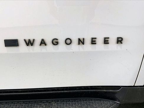 Used 2022 Jeep Wagoneer Series III w/ Flexible Seating Group RWD image 9