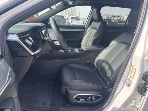 Used 2025 Jeep Wagoneer S Launch Edition w/ Trailer Tow Group image 6