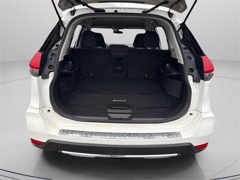 Used 2017 Nissan Rogue S image 20