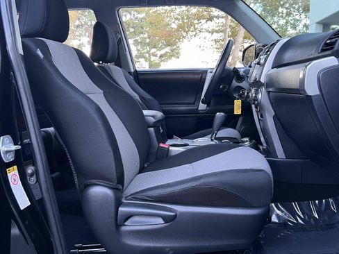 Used 2014 Toyota 4Runner SR5 image 26