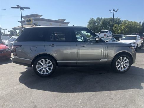 Used 2017 Land Rover Range Rover HSE image 8