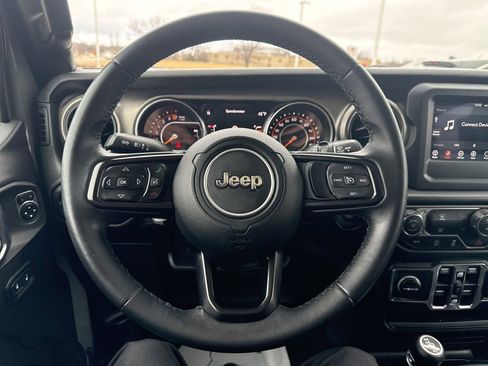 Used 2018 Jeep Wrangler Unlimited Sport S image 11