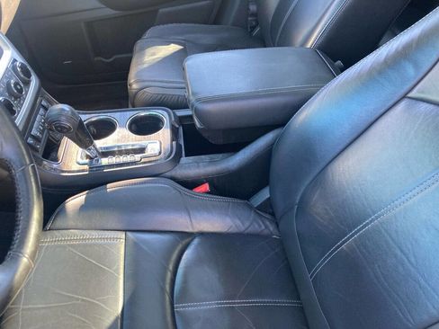 Used 2016 GMC Acadia SLT w/ Open Road Package AWD/4WD image 12