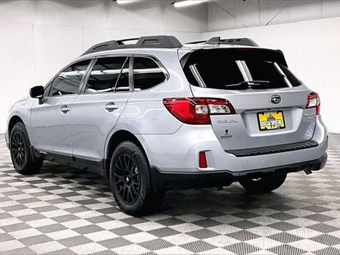 Used 2017 Subaru Outback 3.6R Limited w/ Popular Package #5 image 2