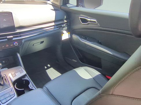 New 2026 Kia Sportage EX FWD image 13