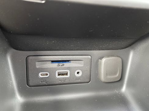 Used 2022 GMC Terrain AT4 image 22