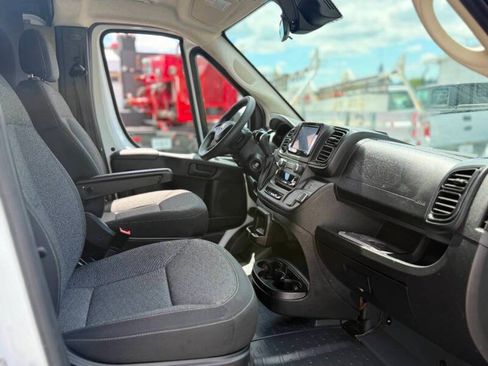 Used 2025 RAM ProMaster 2500 w/ U-Haul Equipment Group FWD image 16