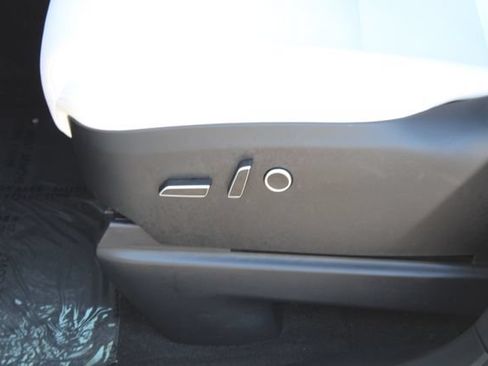 Used 2023 Tesla Model X AWD/4WD image 38