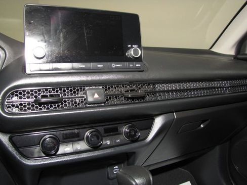 Certified 2025 Honda HR-V LX image 7