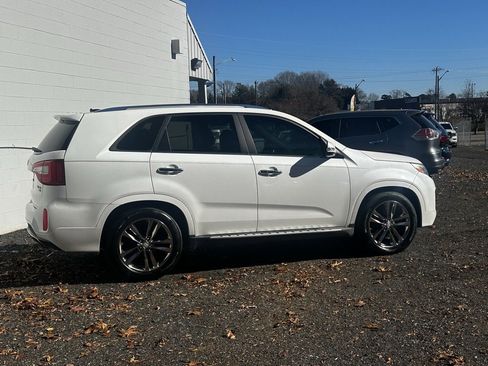 Used 2014 Kia Sorento SX w/ 3rd Row Package image 9