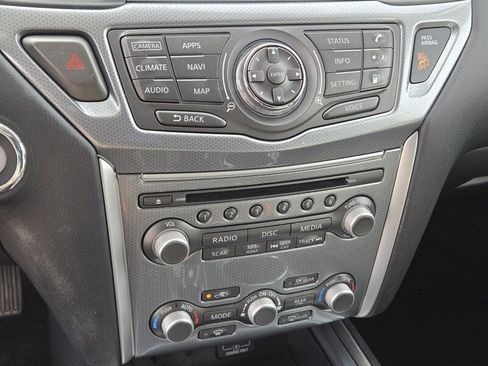 Used 2020 Nissan Pathfinder SL image 22