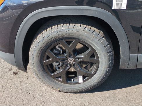 New 2026 Volkswagen Atlas Peak Edition image 17