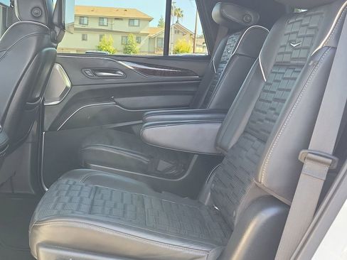 Certified 2021 Cadillac Escalade Premium Luxury Platinum image 24