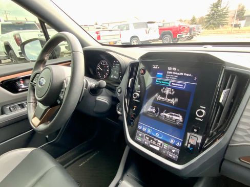 Used 2025 Subaru Forester Sport image 39