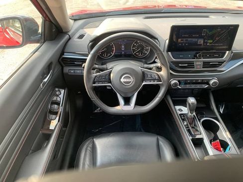 Used 2023 Nissan Altima 2.5 SR w/ SR Premium Package FWD image 16