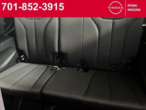 Used 2022 Hyundai Palisade SE image 25