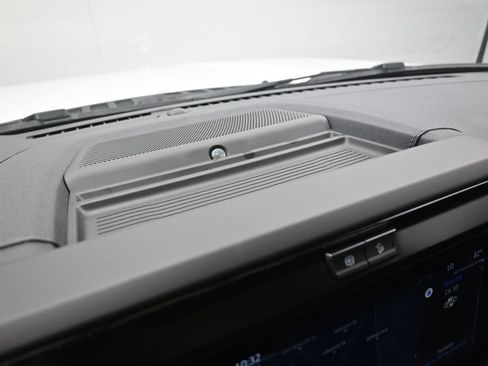 New 2026 Ford F250 Lariat w/ Black Appearance Package image 19