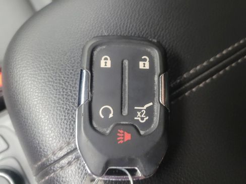 Used 2024 GMC Terrain SLT w/ Elevation Edition image 32