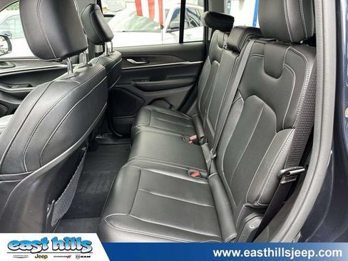 Used 2023 Jeep Grand Cherokee Limited AWD/4WD image 16