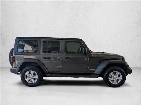 Used 2022 Jeep Wrangler Unlimited Sport AWD/4WD image 4