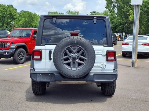 Used 2024 Jeep Wrangler Unlimited Sport AWD/4WD image 19