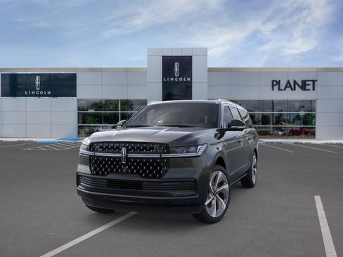 New 2026 Lincoln Navigator L Black Label AWD/4WD image 2