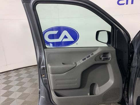 Used 2020 Nissan Frontier SV image 10