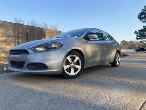 Used 2015 Dodge Dart SXT image 1