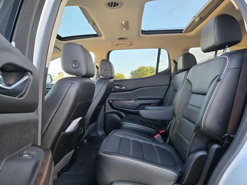 Used 2021 GMC Acadia Denali w/ Denali Technology Package image 15