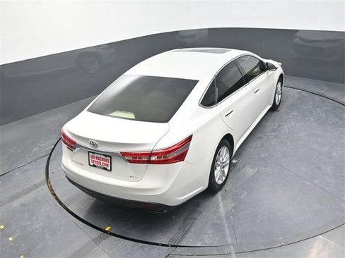 Used 2013 Toyota Avalon XLE Premium image 25