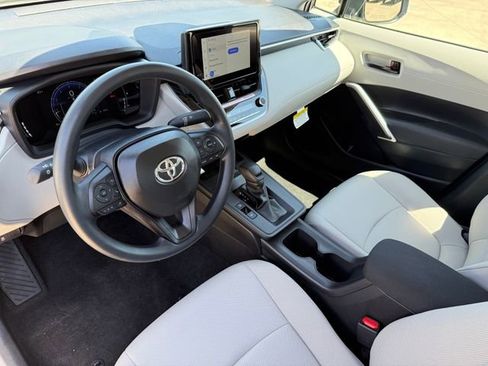 Used 2026 Toyota Corolla Cross L image 10