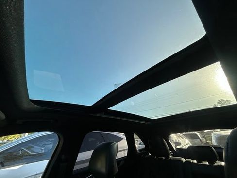 Used 2019 Lincoln MKC Reserve FWD image 13
