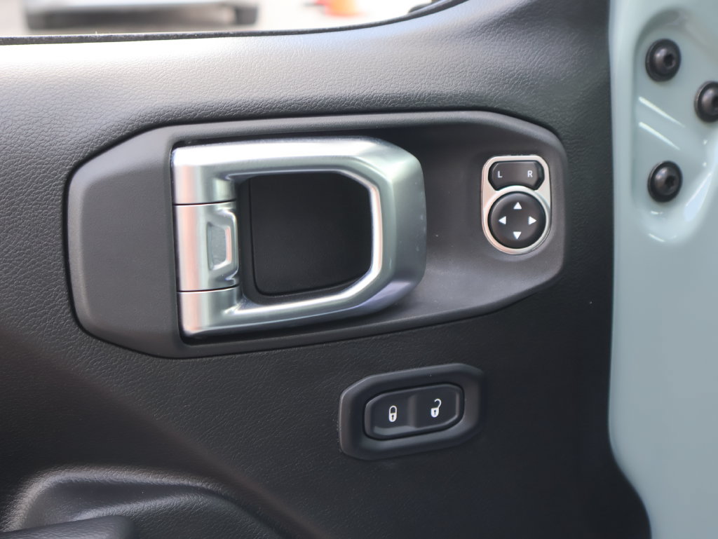 Used 2024 Jeep Wrangler Unlimited AWD/4WD image 20