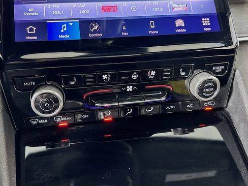 Used 2022 Jeep Grand Cherokee Overland w/ MOPAR Finishing Package AWD/4WD image 38