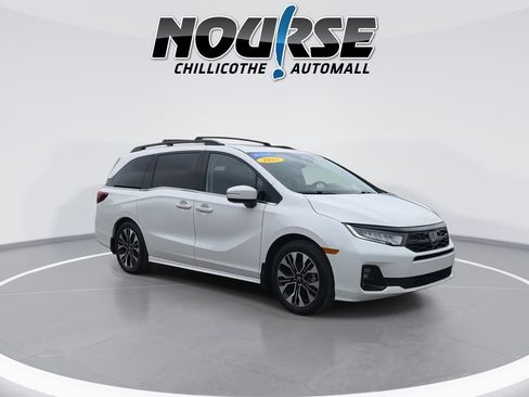 Used 2025 Honda Odyssey Elite image 2