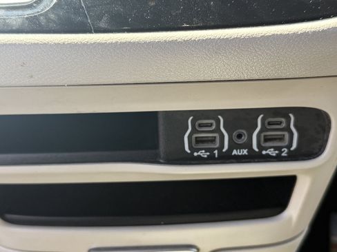 Used 2023 Chrysler Voyager LX FWD image 19