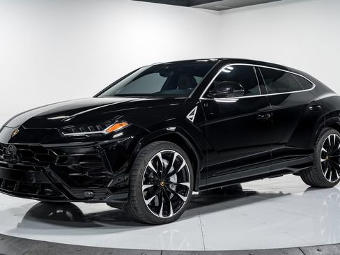 Used 2022 Lamborghini Urus AWD/4WD image 7