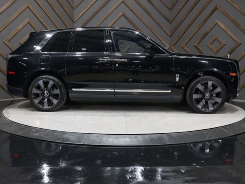 Used 2019 Rolls-Royce Cullinan image 20