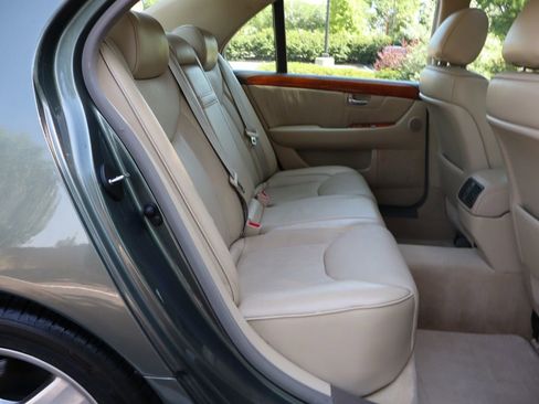 Used 2004 Lexus LS 430 image 22