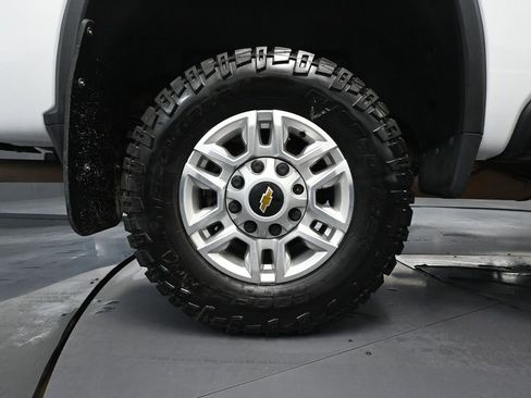 Used 2024 Chevrolet Silverado 2500 LT image 17