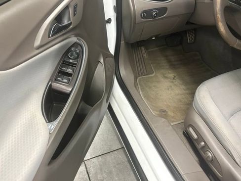 Used 2016 Chevrolet Malibu LT FWD image 10