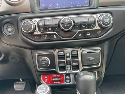 Used 2022 Jeep Wrangler Unlimited Rubicon w/ LED Lighting Group image 20