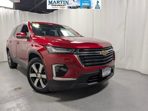 Certified 2023 Chevrolet Traverse LT w/ LT Premium Package AWD/4WD image 1