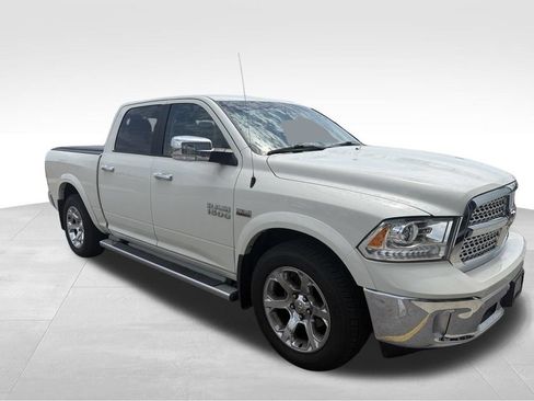 Used 2017 RAM 1500 Laramie w/ Convenience Group AWD/4WD image 16