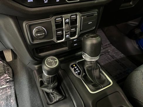 Used 2024 Jeep Gladiator Sport image 24