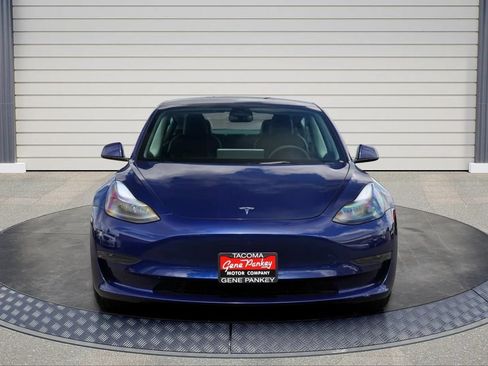 Used 2023 Tesla Model 3 Standard Range RWD image 2
