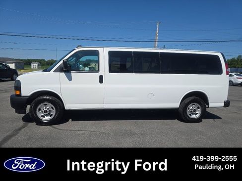 Used 2023 GMC Savana 3500 LS RWD image 1