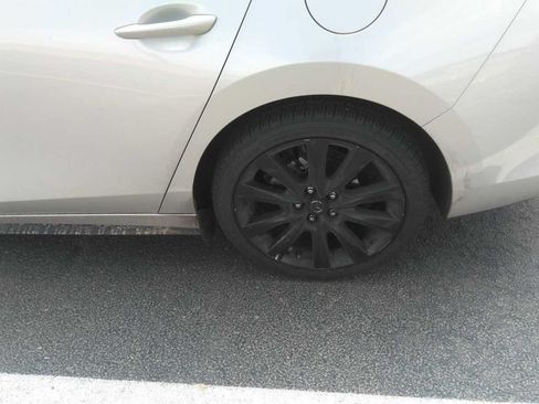 Used 2024 MAZDA MAZDA3 s FWD image 3