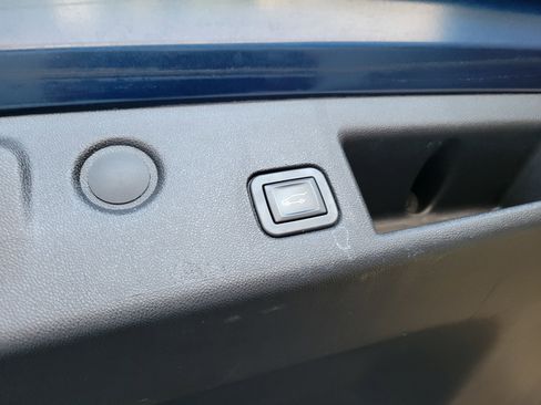 Certified 2019 Chevrolet Equinox LT image 8